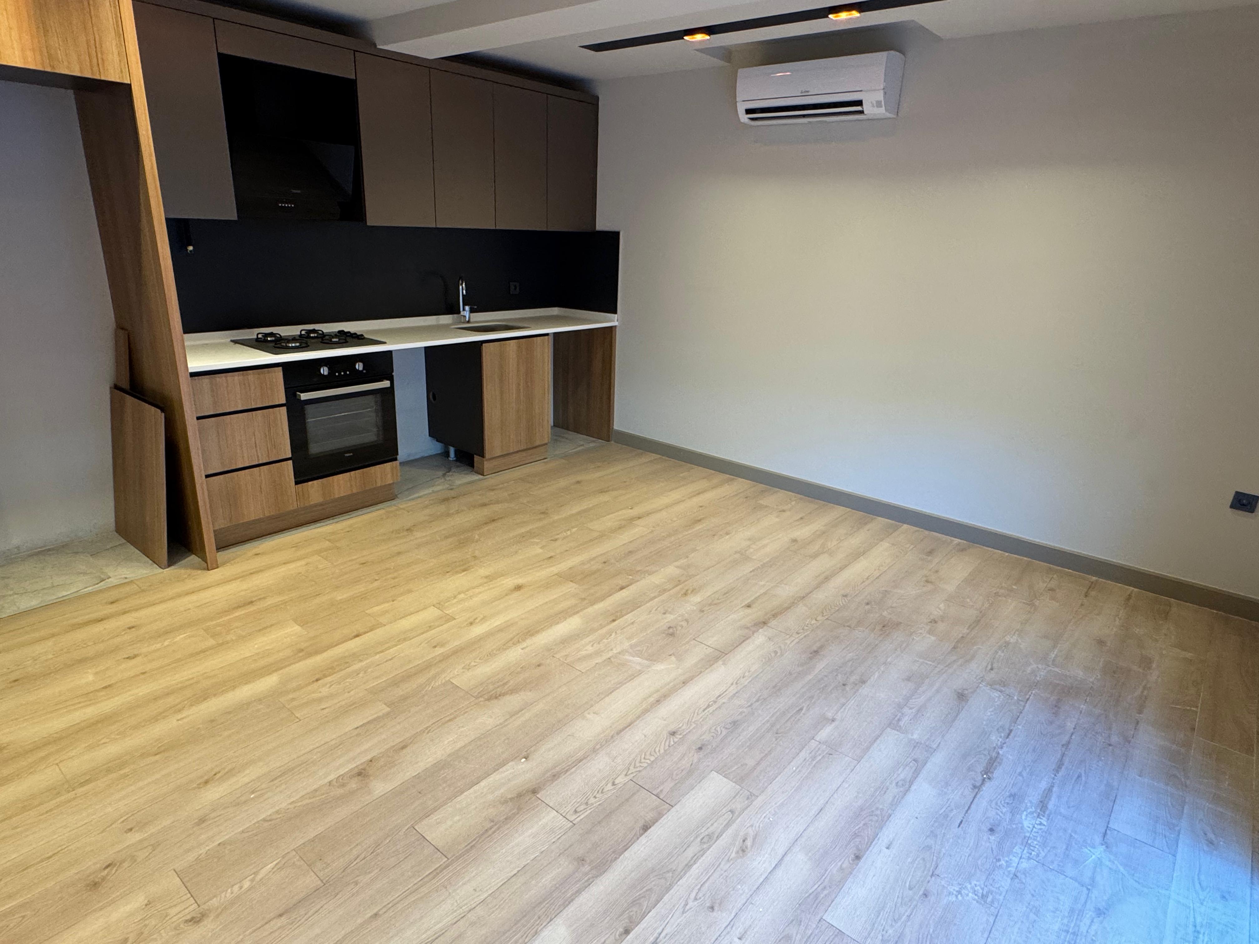 Havuzlu – Kapalı Otoparklı – Spor Salonlu Prestijli Sitede 1+1